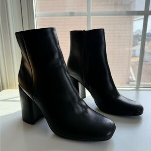 Madden Girl: Women's Black Ankle Boots